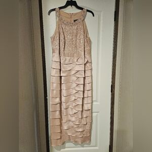 NWOT Jessica Howard Champange Long Formal/elegent Dress. Size 18w